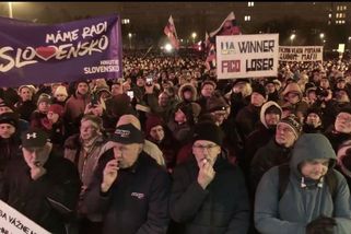 Na Slovensku protestovaly tisíce lidí proti Ficovi - Novinky